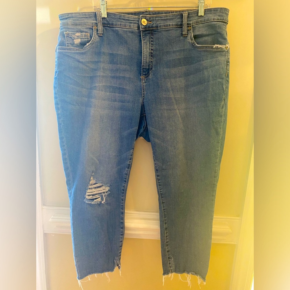 Kut from the Kloth. Distressed Crop Ankle Jeans. Plus Size